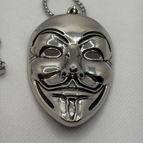 NWOT Stainless steel plated joker mask pendant with box chain - Picture 2 of 4